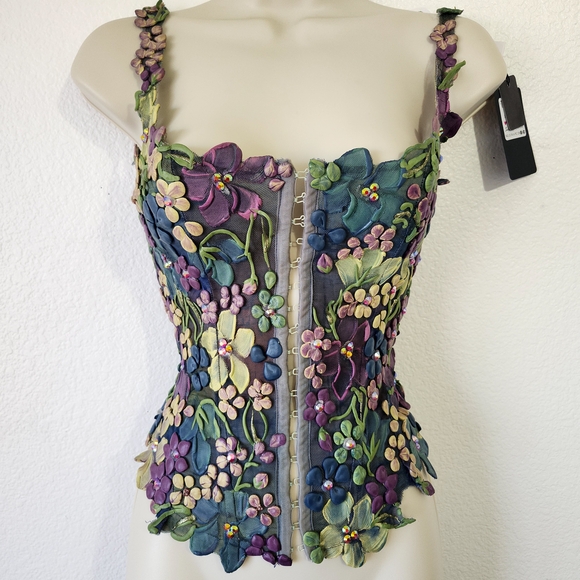 Ema Savahl 'Couture' Line Floral Embroidered Red Carpet Corset Top - Picture 2 of 14